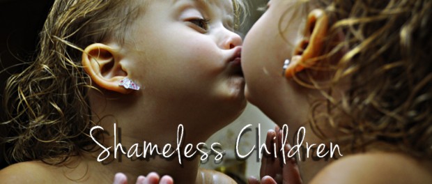 Shameless Children little girl kissing mirror